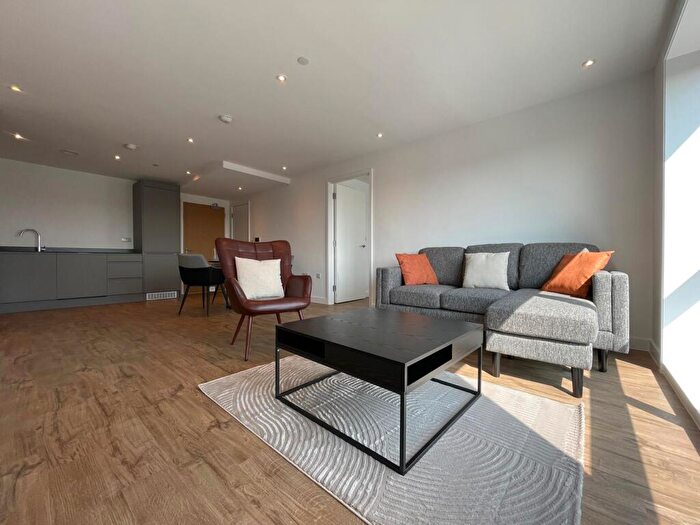 2 Bedroom Apartment To Rent In Phoenix, Saxton Lane, Leeds, LS9