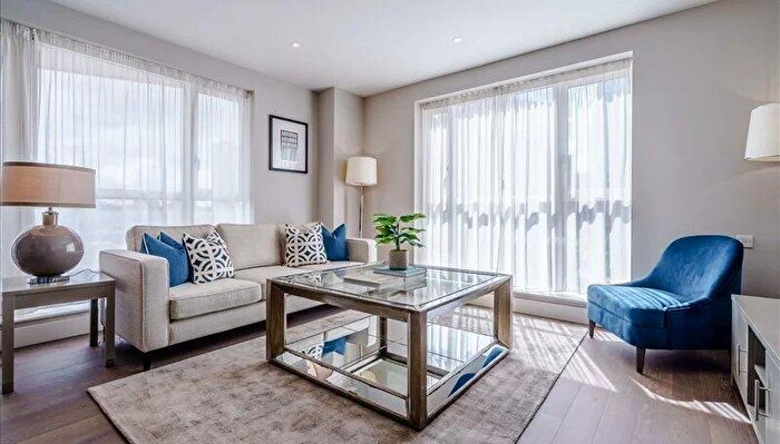 2 Bedroom Apartment To Rent In Westferry Circus, London, E14