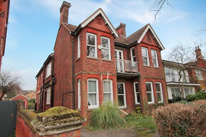 4 Bedroom Detached House To Rent In The Embankment, Bedford, Bedfordshire, MK40