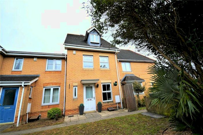 3 Bedroom Terraced House To Rent In Morgan Close, Luton, LU4