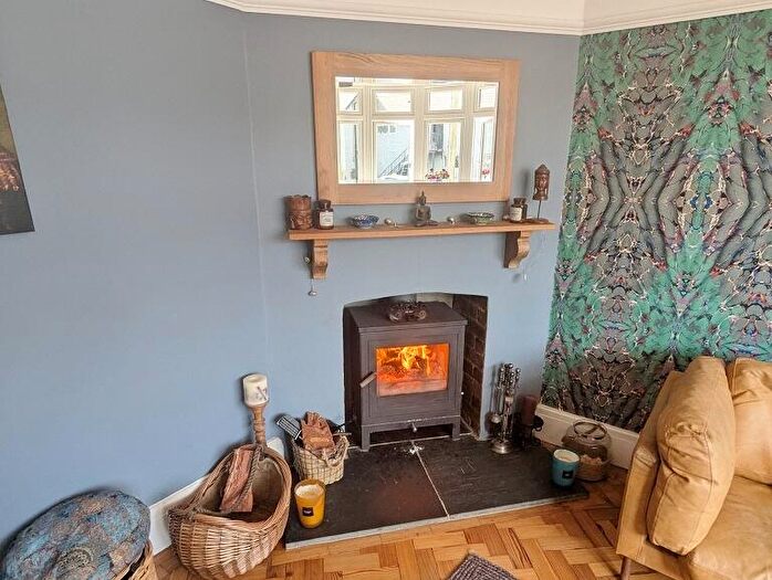 4 Bedroom Detached House For Sale In Bridgend Road, Porthcawl, South Glamorgan, Bridgend (County Of), CF36