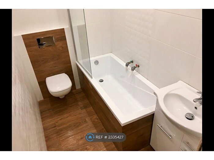 2 Bedroom Flat To Rent In St James Road, Sutton, SM1