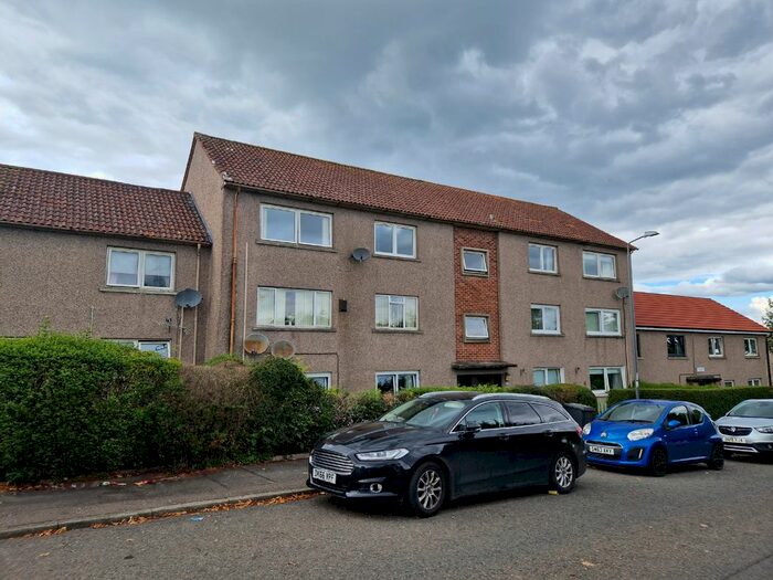 2 Bedroom Flat For Sale In Springfield Drive, Glasgow, G78