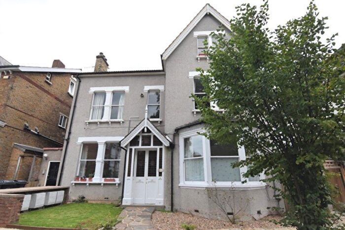 1 Bedroom Flat To Rent In Campden Road, South Croydon, CR2