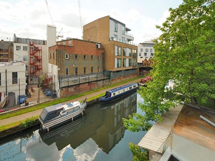 3 Bedroom Flat To Rent In Waterside Apartments, Harrow Road, North Kensington, W10