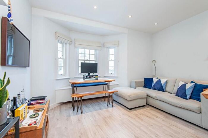 1 Bedroom Flat To Rent In New End, Hampstead, NW3