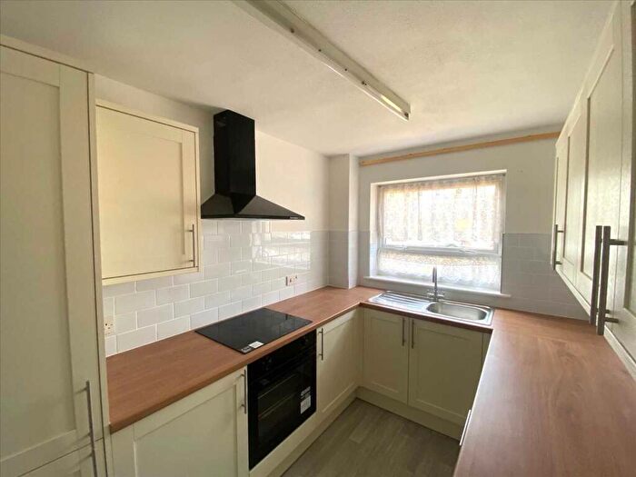 2 Bedroom Apartment To Rent In Westcliff On Sea, SS0