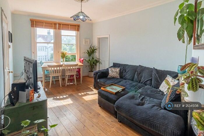 2 Bedroom Maisonette To Rent In Cavendish Road, London, SW12