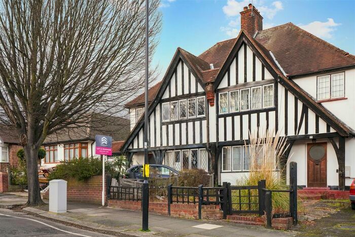 1 Bedroom Flat To Rent In Greenford Gardens, Greenford, UB6