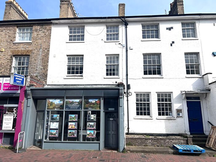 2 Bedroom Flat To Rent In High Street, Tonbridge, TN9