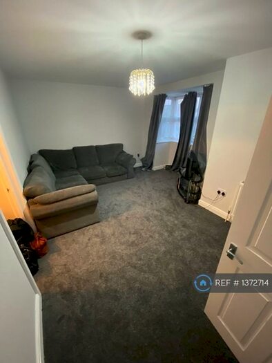 2 Bedroom Flat To Rent In Northumberland Road, Linford, Stanford-Le-Hope, SS17