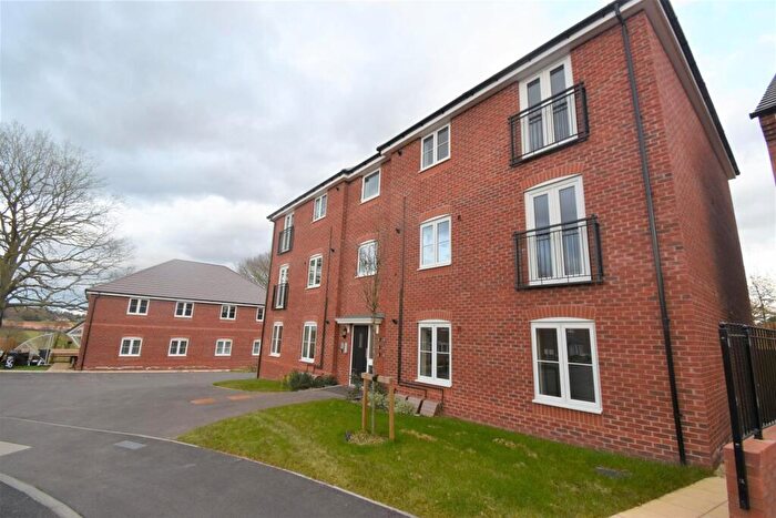 2 Bedroom Maisonette To Rent In Martin Drive, Common Lane, Kenilworth, CV8