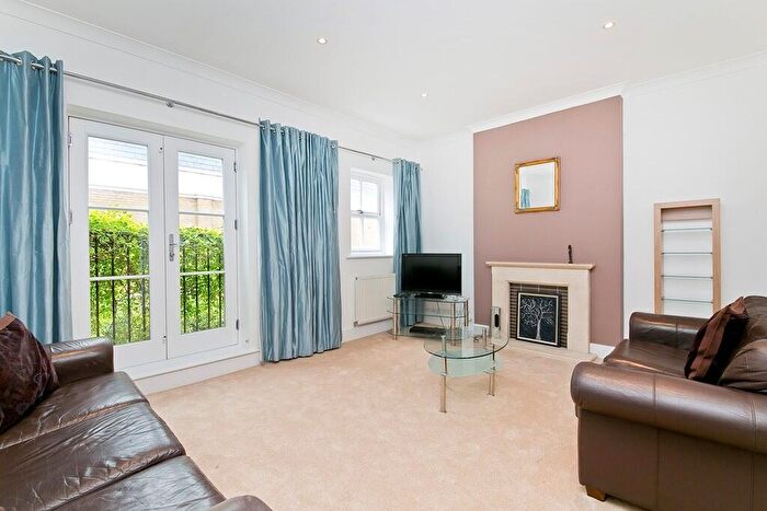 5 Bedroom Town House To Rent In Busby Place, Kentish Town, NW5