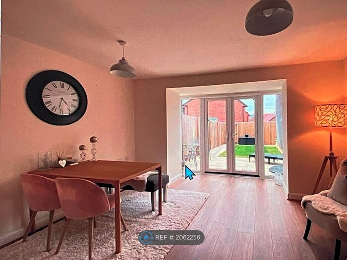 4 Bedroom Terraced House To Rent In Ringlet Place, Sandbach, CW11