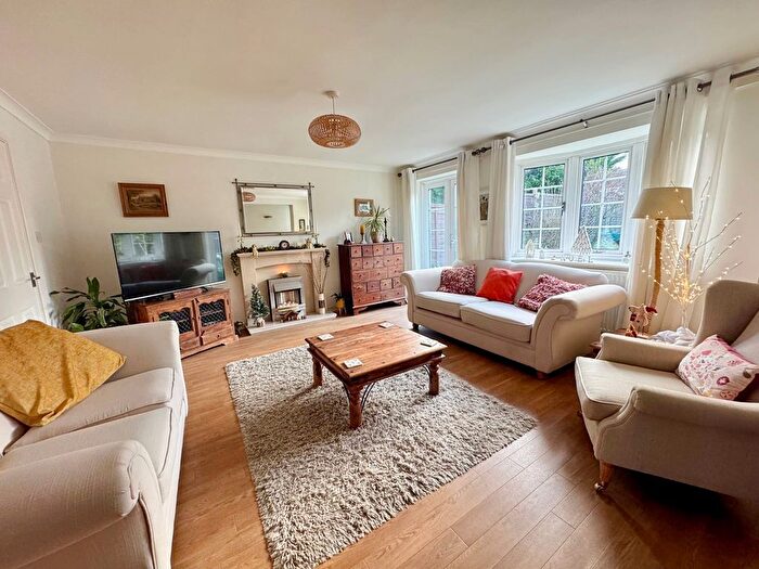 3 Bedroom End Of Terrace House For Sale In Regency Drive, Kenilworth, CV8