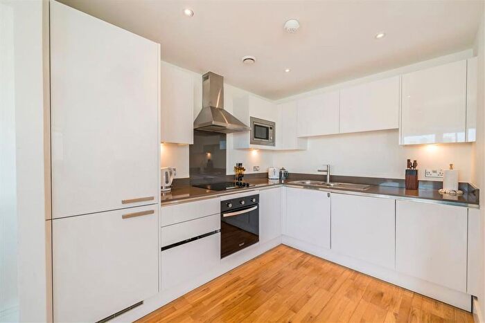 2 Bedroom Flat For Sale In Dowells Street, Greenwich, SE10