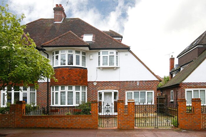 4 Bedroom Semi-Detached House To Rent In Holland Avenue, SW20