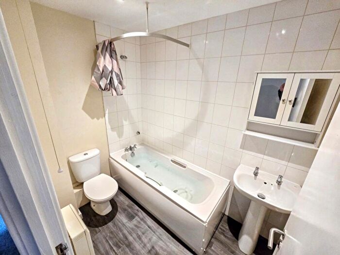 2 Bedroom Apartment To Rent In Priestpopple, Hexham, Northumberland, NE46