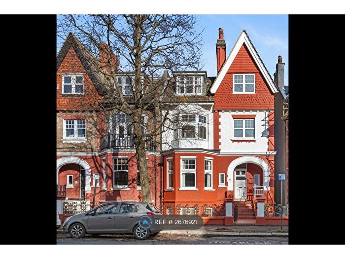 6 Bedroom Semi Detached House To Rent In Sackville Road Up, Hove, BN3