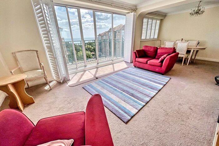3 Bedroom Flat For Sale In East Cliff, BH1