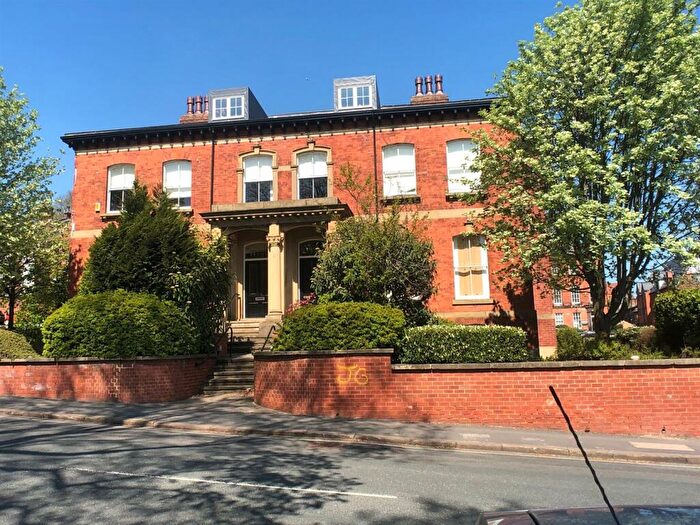 2 Bedroom Apartment To Rent In Flat Hanover House, Clarendon Road, Leeds, LS2