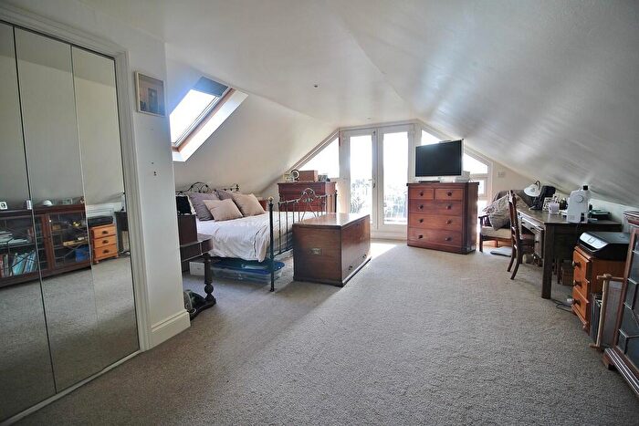 4 Bedroom Detached House For Sale In Stakes Road, Purbrook, PO7