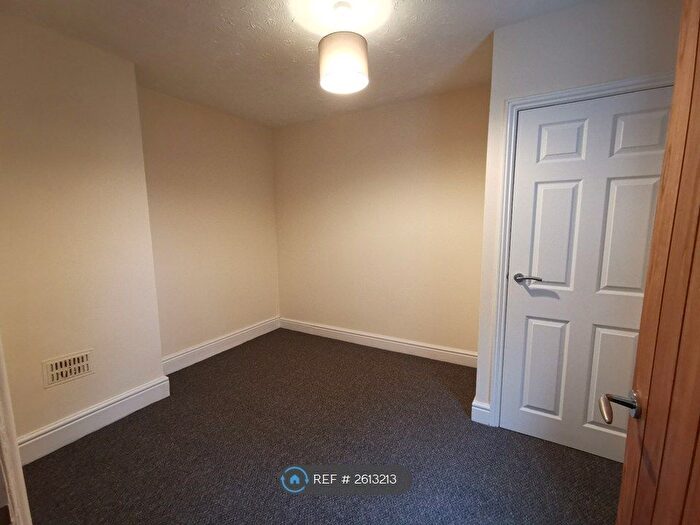 2 Bedroom Flat To Rent In Bath Road, Melksham, SN12