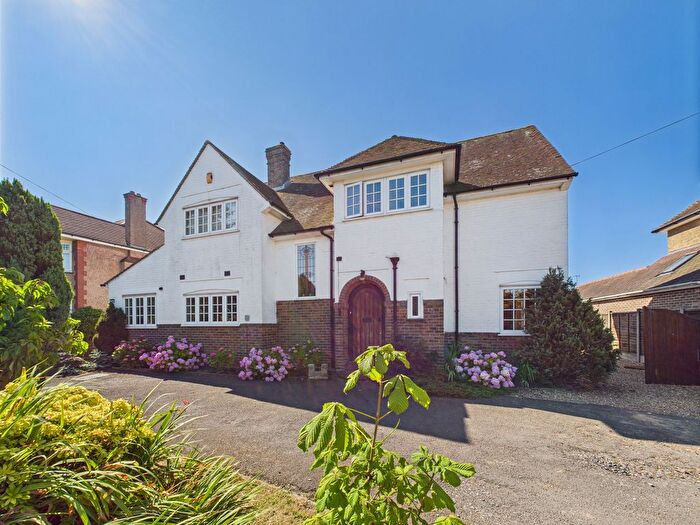 5 Bedroom Detached House To Rent In Bulkington Avenue, Worthing, BN14