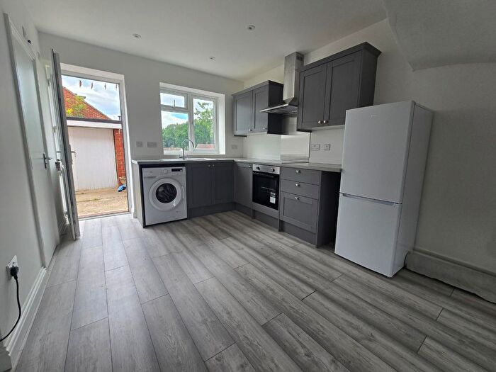 2 Bedroom Flat To Rent In Holmside Rise, Watford, Hertfordshire, WD19