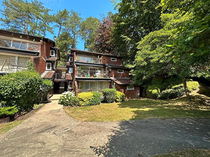 3 Bedroom Apartment For Sale In Succombs Hill, Warlingham, Surrey, CR6
