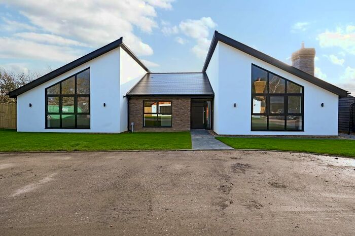 4 Bedroom Detached House To Rent In Maidstone Road, Staplehurst, Kent, TN12