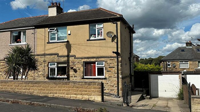 3 Bedroom Semi-Detached House For Sale In Elm Road, Wrose, Shipley, BD18