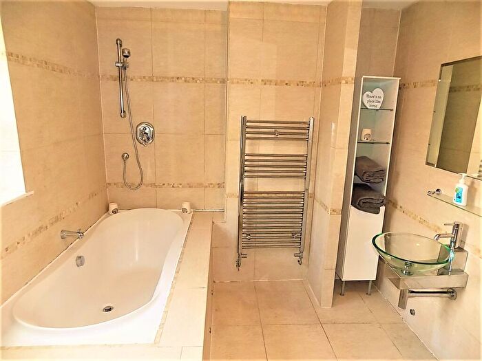 1 Bedroom Flat To Rent In Kingdon Road, London, NW6