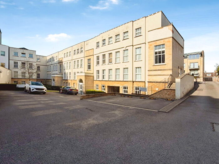 2 Bedroom Flat For Sale In Victoria Bridge Road, Bath, BA1