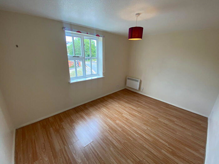 1 Bedroom Flat To Rent In Argent Street, Grays, RM17