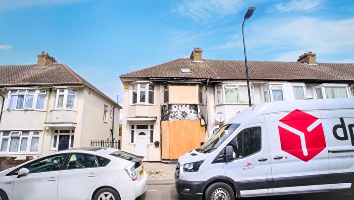 3 Bedroom Property For Sale In Harold Road, Willesden, London, NW10