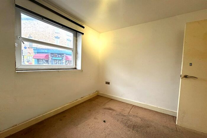 2 Bedroom Apartment To Rent In Mountgrove Road, N5