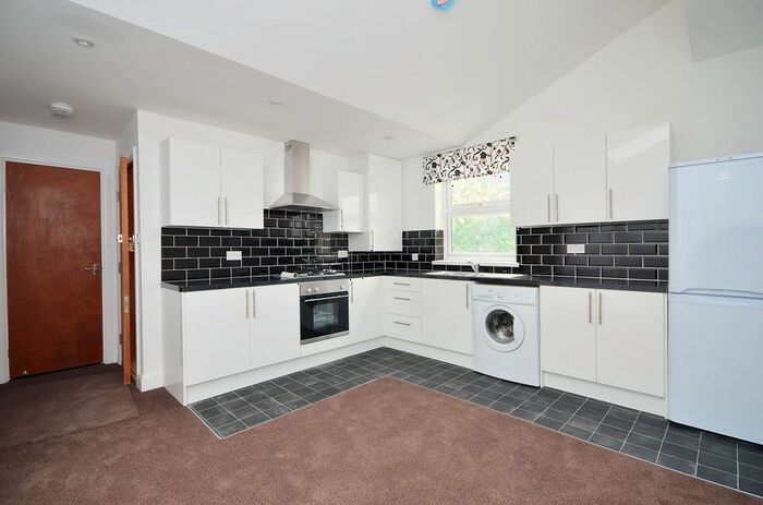 2 Bedroom Flat To Rent In Waldram Park Road, Forest Hill, London, SE23