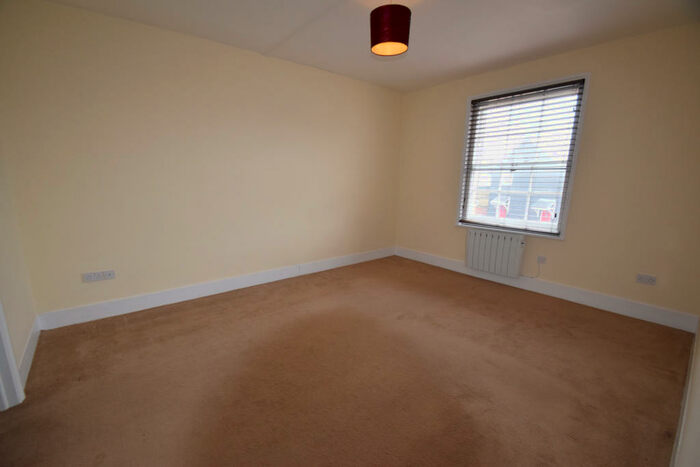 1 Bedroom Flat To Rent In Rochford, Essex, SS4