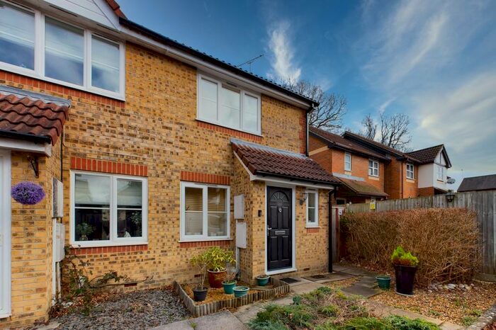 2 Bedroom Semi-Detached House To Rent In Langley Green, Crawley, RH11