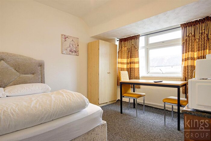 4 Bedroom Terraced House For Sale In Warren Close, Edmonton, N9