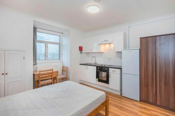 Studio To Rent In Warwick Road, Earls Court, SW5