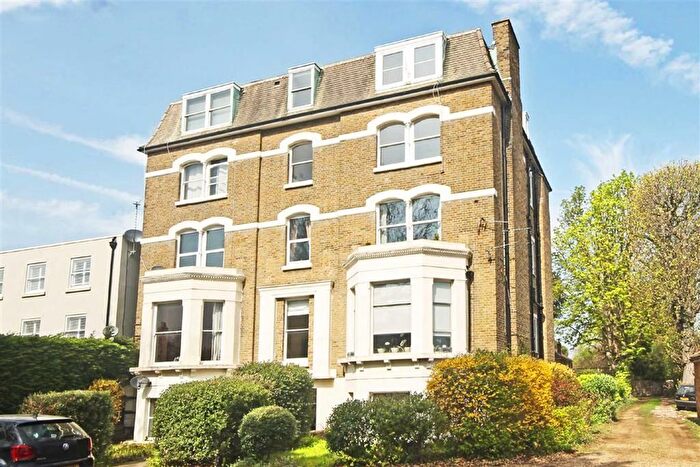 2 Bedroom Flat To Rent In Hampton Road, Teddington, TW11