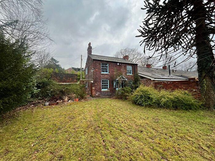 2 Bedroom Cottage To Rent In Towers Road, Poynton, SK12