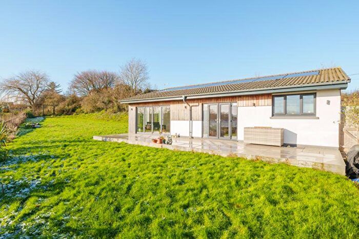 3 Bedroom Detached House For Sale In Nadderwater, Exeter, EX4