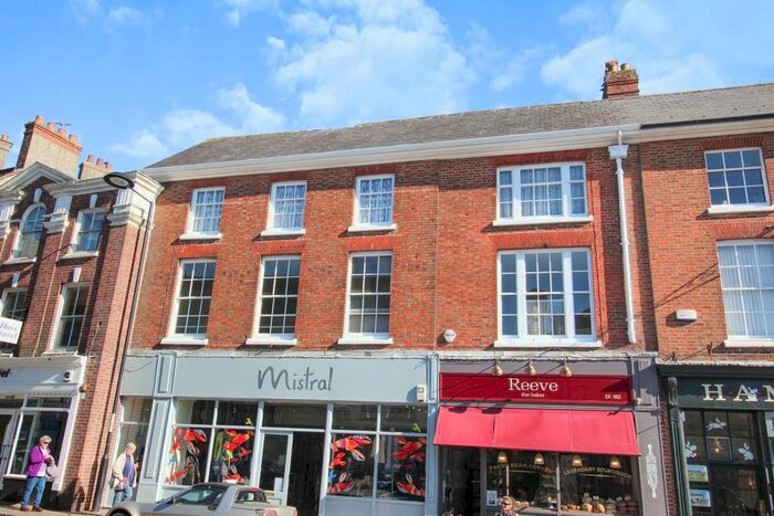 2 Bedroom Flat To Rent In High Street, Shaftesbury, Dorset, SP7