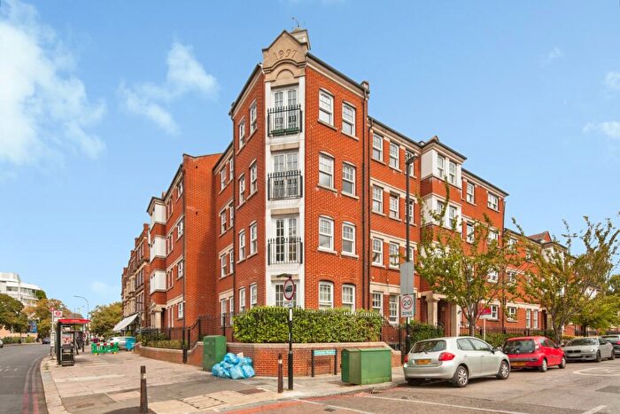 2 Bedroom Flat For Sale In Bromley Road, London, SE6