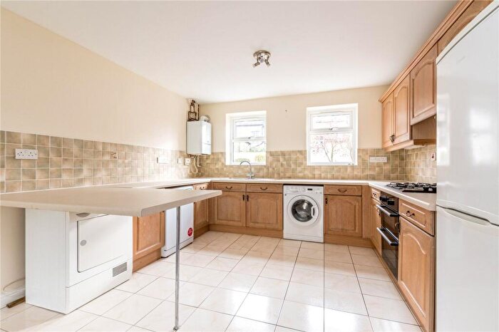 3 Bedroom Town House To Rent In St Barnabas Close, East Dulwich, London, SE22