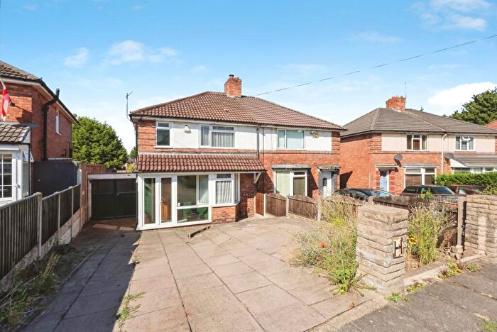 3 Bedroom Semi-Detached House For Sale In Caversham Road, Birmingham, West Midlands, B44
