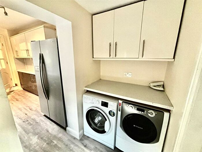 3 Bedroom Flat To Rent In Pasture Road, Goole, East Yorkshire, DN14